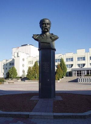 Kurama's  A monument to the poet Taras Shevchenko in Borodyanka (Kyiv region) before 24.02.2022